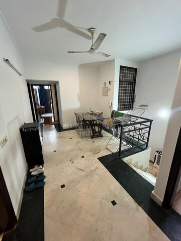 Team Area in 3 BHK Builder Floor at Sector 26a – for Rent