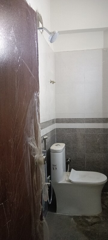 Bathroom in 1 BHK Apartment at Kondapur – for Rent