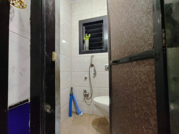 Bathroom in  Pg at Mulund East – for Rent