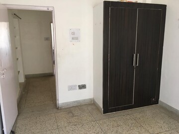 Room in 3 BHK Apartment at Bariatu – for Rent