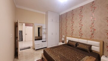 Room in 3 BHK Apartment at Ferozepur Road – for Rent