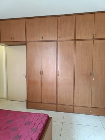 Furnished Amenities in 3 BHK Apartment at DLF The Wellington Estate, Dlf Phase V – for Rent