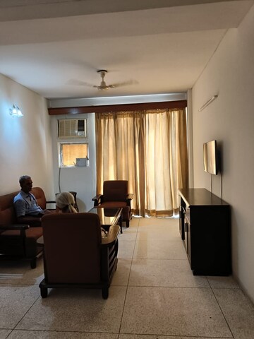 Living Room in 3 BHK Apartment at DLF The Wellington Estate, Dlf Phase V – for Rent