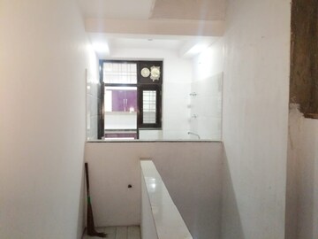 Furnished Amenities in 3 BHK Builder Floor at AS Tower, Sector 45 – for Rent