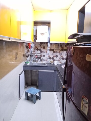 Master Bedroom in 1 BHK Builder Floor at Arjun Nagar – for Rent