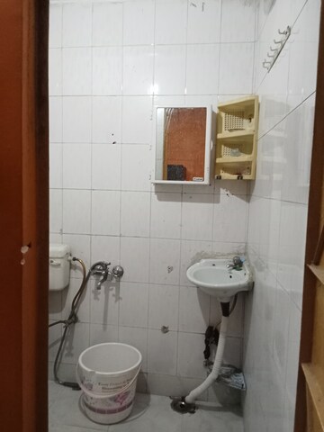 Bathroom in 1 BHK Builder Floor at Arjun Nagar – for Rent