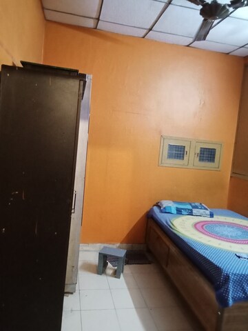 Furnished Amenities in 1 BHK Builder Floor at Arjun Nagar – for Rent