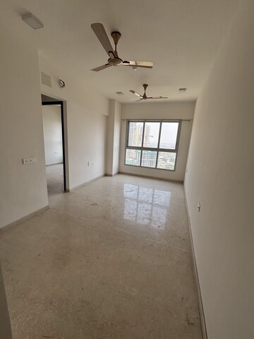 Room in 2 BHK Apartment at Piramal Vaikunth, Balkum Pada – for Rent
