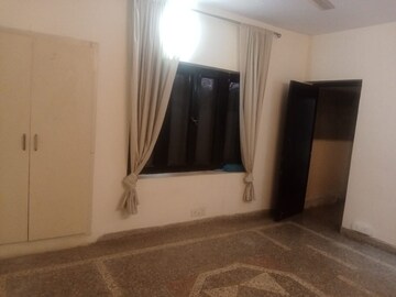 Living Room in 2 BHK Builder Floor at Green Park – for Rent