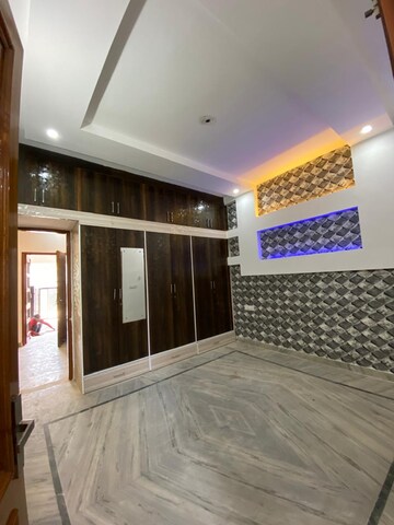 Room in 3 BHK Apartment at Rajguru Nagar – for Rent