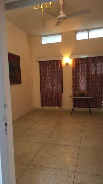2 BHK Builder Floor For Rent in South Extension I