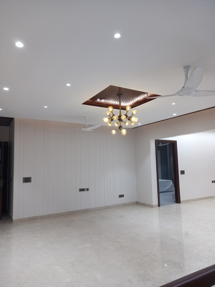 undefined, sector 78 4 Bedroom 200 Sq.Yd. Apartment In Sector 78 Mohali 8488732