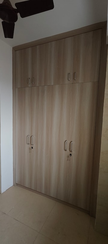 Building Lobby in 3 BHK Apartment at BPTP Discovery Park, Sector 80 – for Sale
