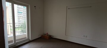Room in 3 BHK Apartment at BPTP Discovery Park, Sector 80 – for Sale