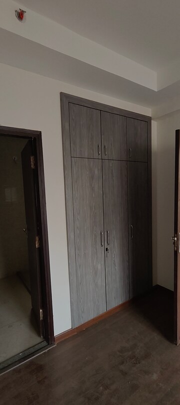 Room in 3 BHK Apartment at BPTP Discovery Park, Sector 80 – for Sale