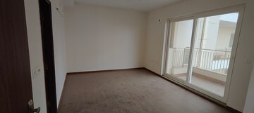 Room in 3 BHK Apartment at BPTP Discovery Park, Sector 80 – for Sale