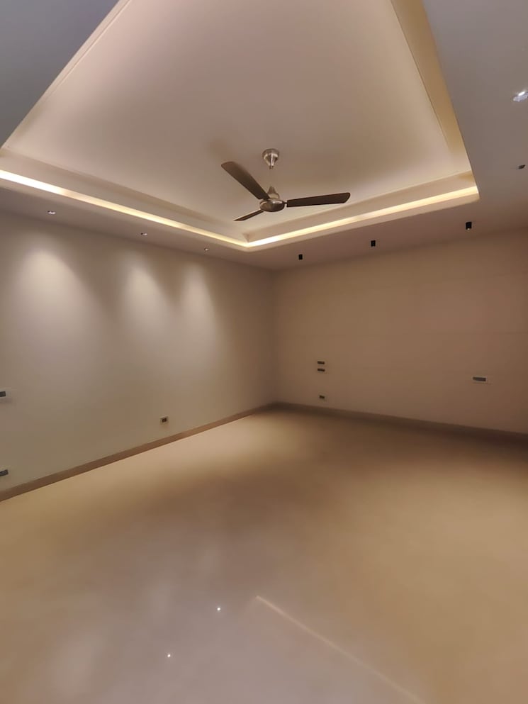 Room, greater kailash ii 4 Bedroom 650 Sq.Ft. Builder Floor In Greater Kailash ii Delhi 8488853