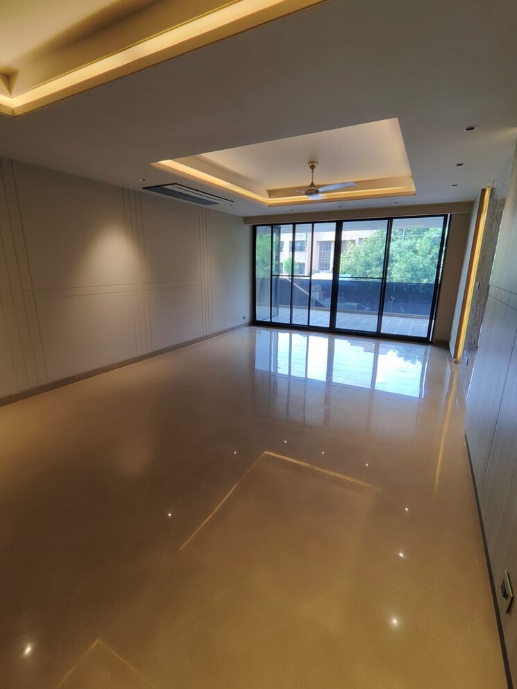 Room, greater kailash ii 4 Bedroom 650 Sq.Ft. Builder Floor In Greater Kailash ii Delhi 8488853