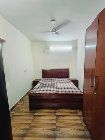 Bedroom in 1 BHK Builder Floor at Sushant Vyapaar Kendra, Sector 43 – for Rent
