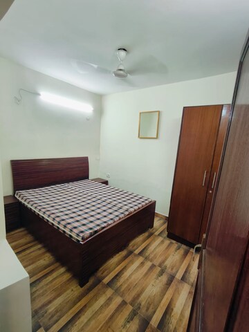 Bedroom in 1 BHK Builder Floor at Sushant Vyapaar Kendra, Sector 43 – for Rent