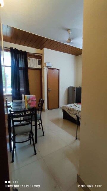 1 BHK Builder Floor For Rent in Sushant Vyapaar Kendra, Sector 43