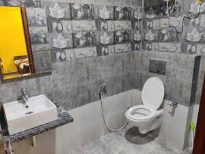 Bathroom in 2.5 BHK Builder Floor at Palam Vihar Residents Association, Palam Vihar – for Sale