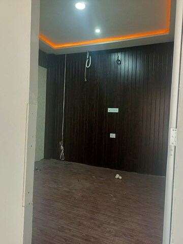 Floor Plan in  Showroom at Gomti Nagar – for Rent