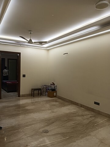Room in 3 BHK Builder Floor at Lajpat Nagar ii – for Rent