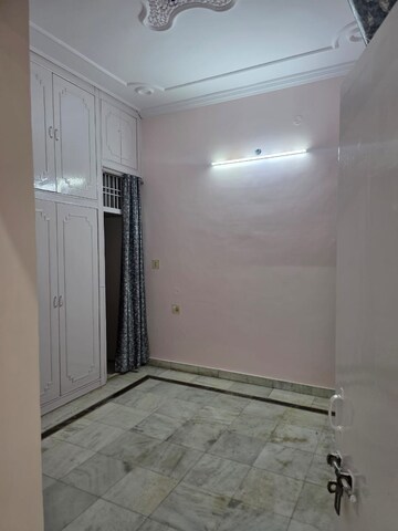 Room in 2 BHK Independent House at Kamta – for Rent