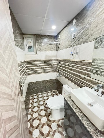 Master Bedroom in 2 BHK Builder Floor at Unitech The One, Sector 69 – for Rent