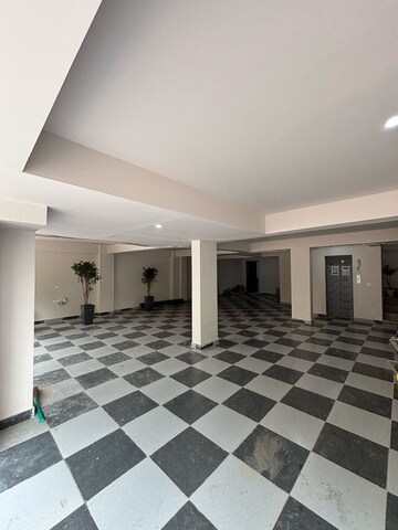 Room in 1 BHK Builder Floor at Sushant Vyapaar Kendra, Sector 43 – for Rent