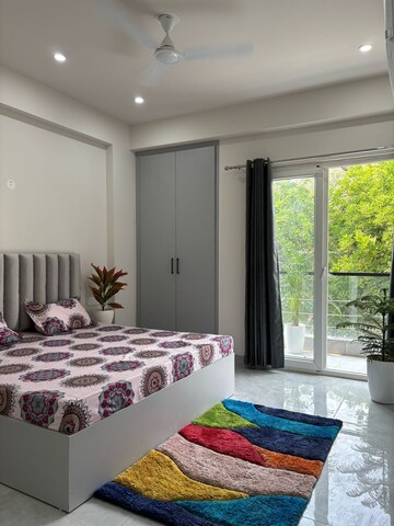 Bedroom in 1 BHK Builder Floor at Sushant Vyapaar Kendra, Sector 43 – for Rent