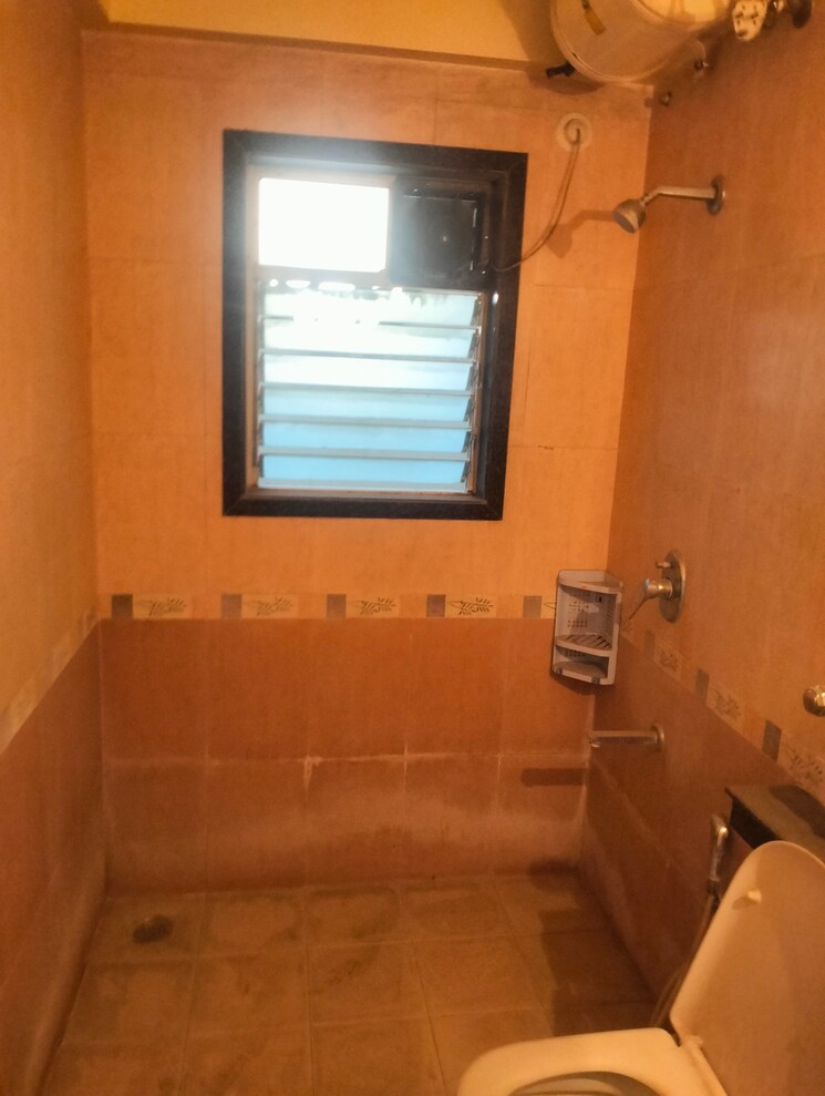 Bathroom, kubera-park 1 Bedroom 650 Sq.Ft. Apartment In Kondhwa Pune 8489033