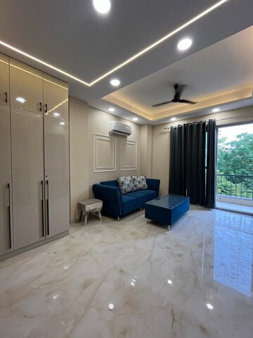 Living Room in 1 BHK Builder Floor at Sushant Vyapaar Kendra, Sector 43 – for Rent