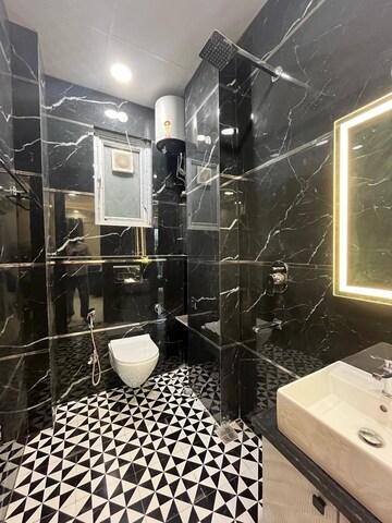 Master Bedroom in 1 BHK Builder Floor at Sushant Vyapaar Kendra, Sector 43 – for Rent