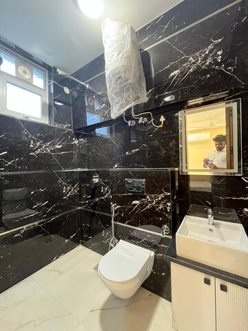 Master Bedroom in 1 BHK Builder Floor at Sushant Vyapaar Kendra, Sector 43 – for Rent