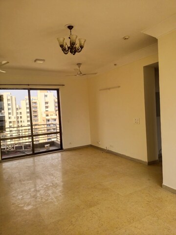 Room in 3 BHK Apartment at Unitech Fresco, Sector 50 – for Rent