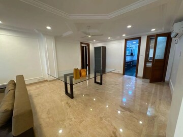 Room in 3 BHK Apartment at Urvashi Malabar Hill, Malabar Hill – for Rent