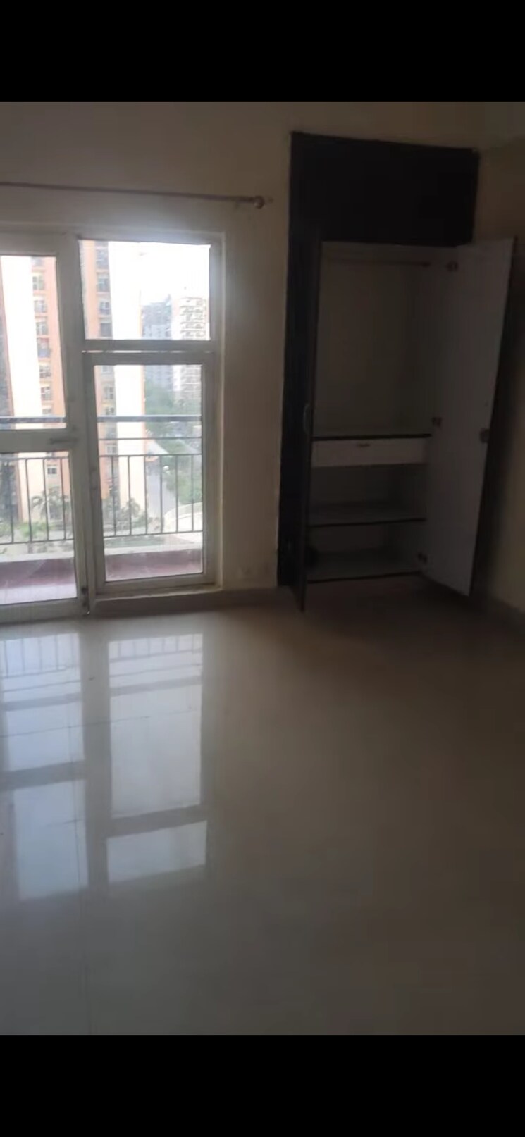Room, aims-golf-city 3 Bedroom 1350 Sq.Ft. Apartment In Sector 75 Noida 8489096