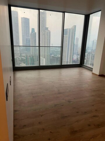 Room in 4 BHK Apartment at Rustomjee Crown, Prabhadevi – for Rent