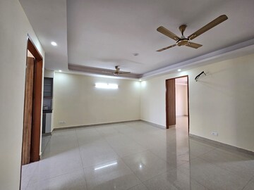 Room in 3 BHK Builder Floor at Sector 56 – for Rent
