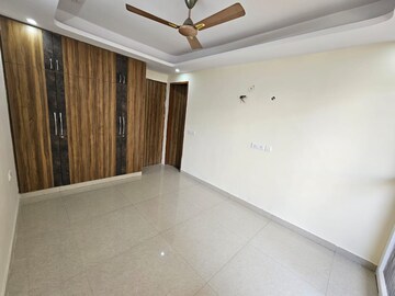 Room in 3 BHK Builder Floor at Sector 56 – for Rent