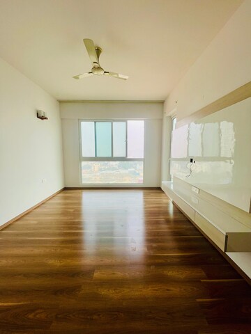 Room in 3 BHK Apartment at Conscient Hines Elevate, Sector 59 – for Rent