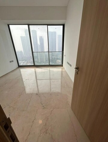 Bathroom in 4 BHK Apartment at Rustomjee Crown, Prabhadevi – for Rent