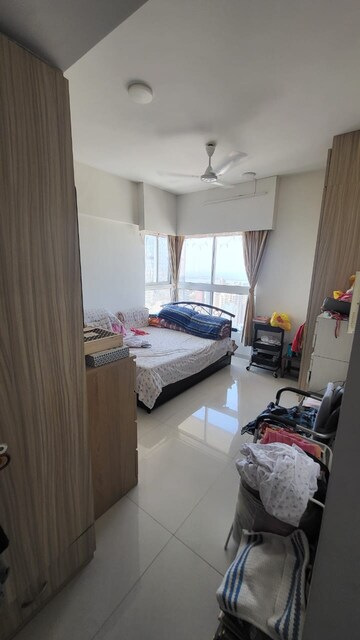 Bedroom in 2 BHK Apartment at Wadhwa Pristine, Matunga West – for Rent