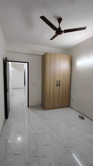 Room in 2 BHK Apartment at Pivotal Paradise, Sector 62 – for Rent