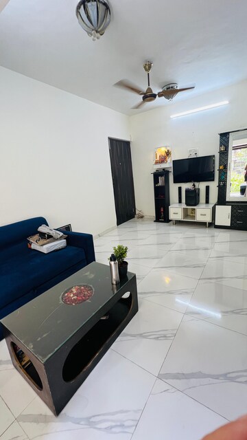 Living Room in 1 BHK Apartment at Andheri West – for Rent