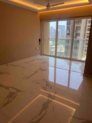 Room in 2 BHK Apartment at Andheri West – for Rent