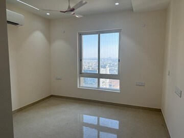 Room in 3 BHK Apartment at Jayabheri The Summit, Narsingi – for Rent