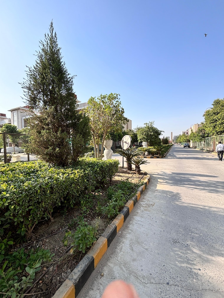 Garden, bptp-parkland-pride 3 Bedroom 1103 Sq.Ft. Builder Floor In Sector 77 Faridabad 8489356